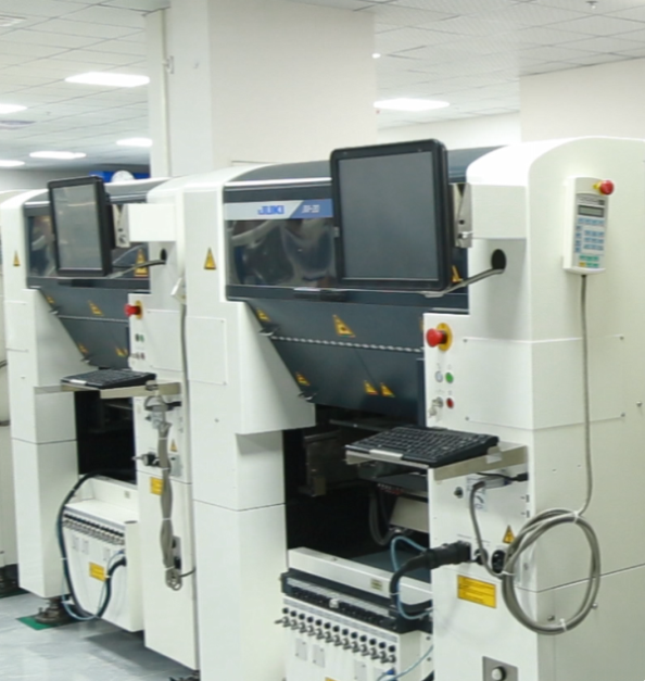 充電器生產(chǎn)設備插件機的作用及優(yōu)勢