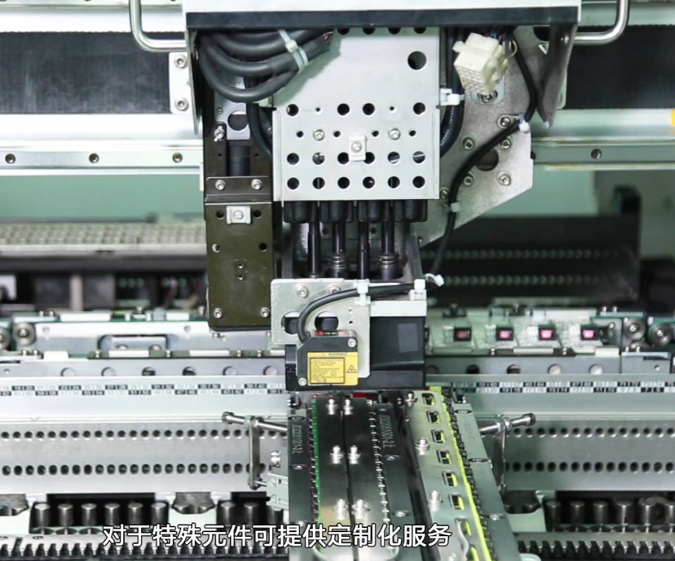 遙控電路板插件機玩具行業(yè)自動化生產的新設備