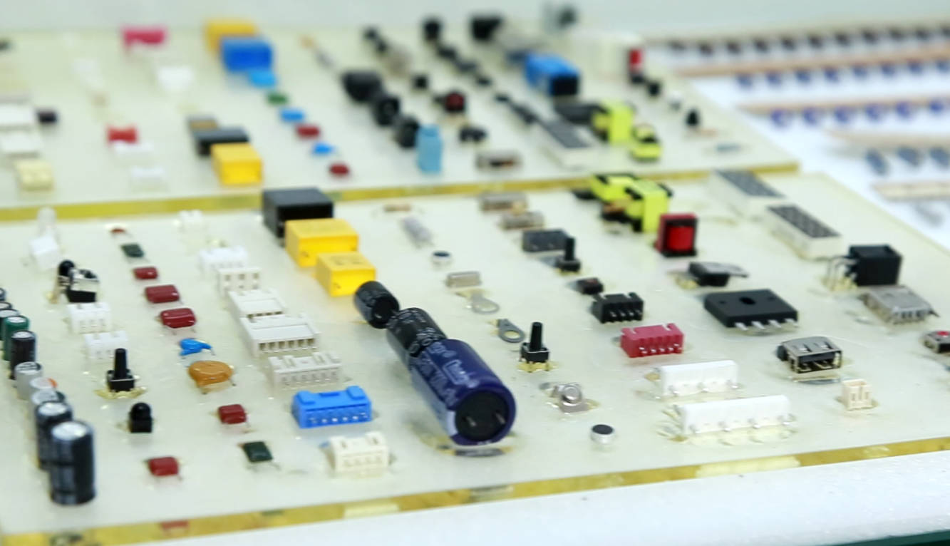 變壓器插件機成功解決電子制造領(lǐng)域技術(shù)難題