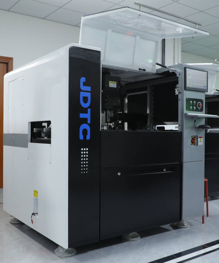 異型插件機(jī)電子行業(yè)自動(dòng)化生產(chǎn)的明星設(shè)備