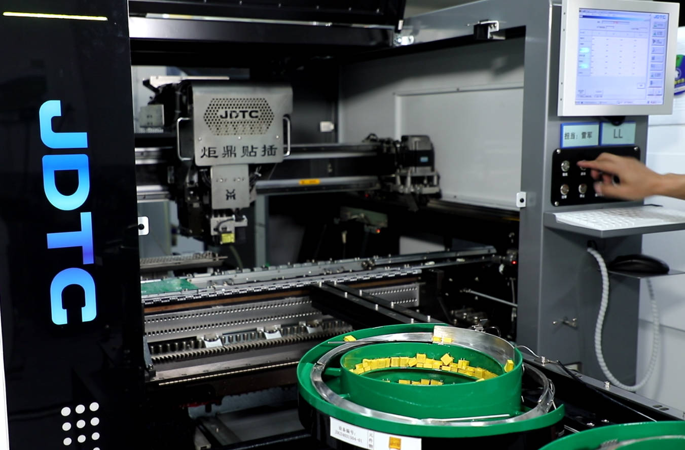 異形插件機的智能化管理：提升生產效率與精度的關鍵