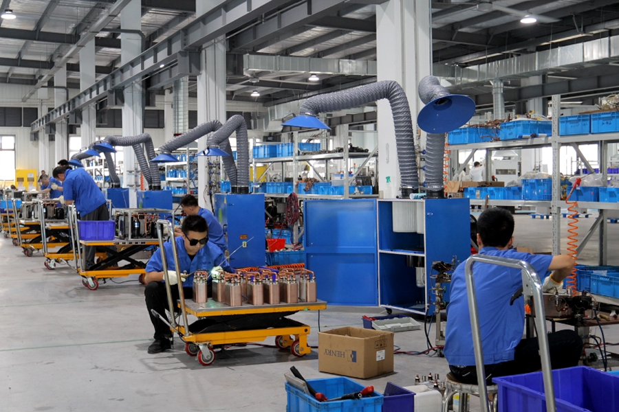 工廠生產(chǎn)過(guò)程中插件機(jī)規(guī)范操作的重要性